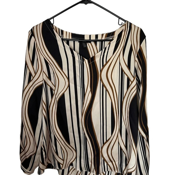 Drew Open Sleeve Pattern Blouse - Picture 2 of 5